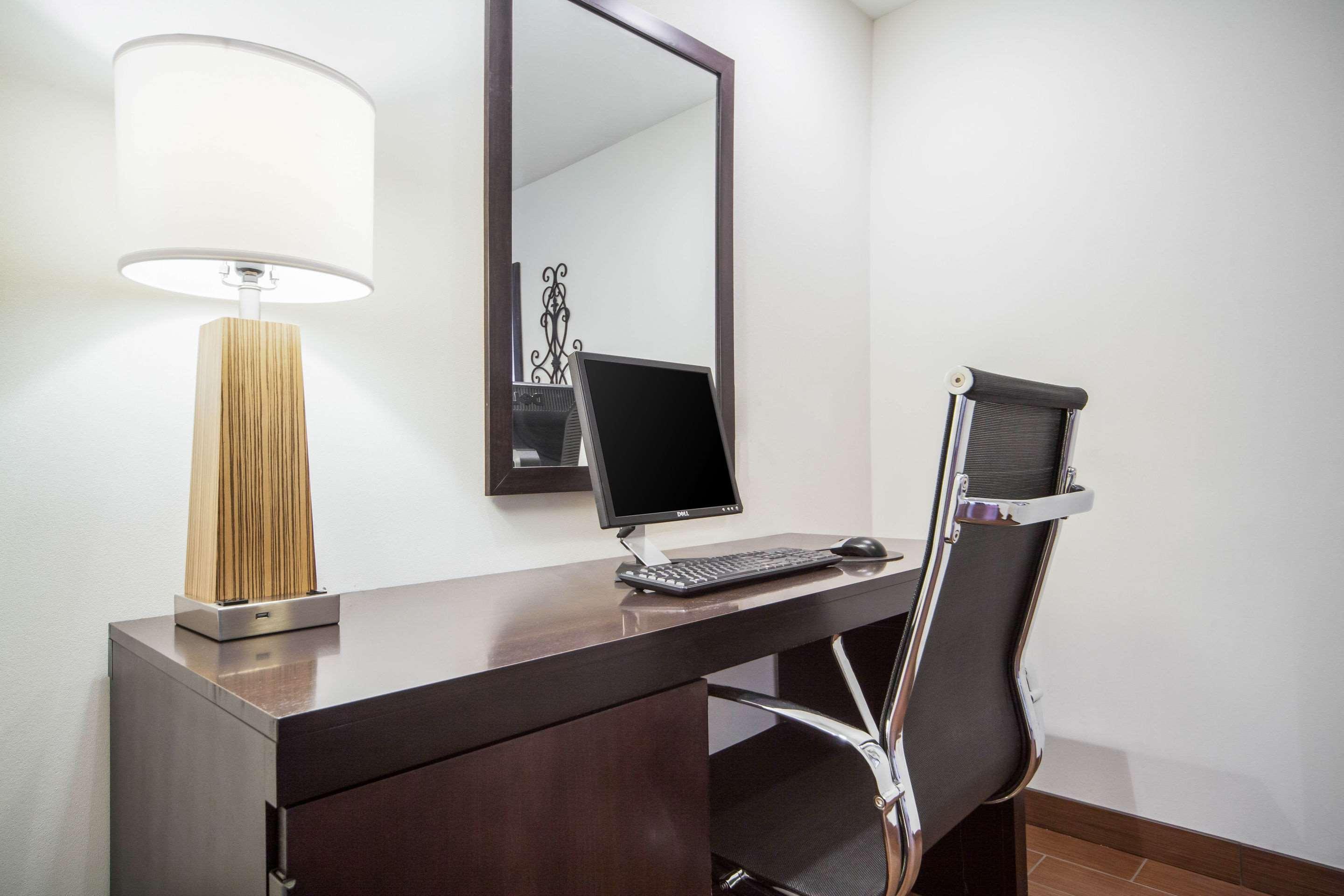 Sleep Inn & Suites Columbus Bagian luar foto