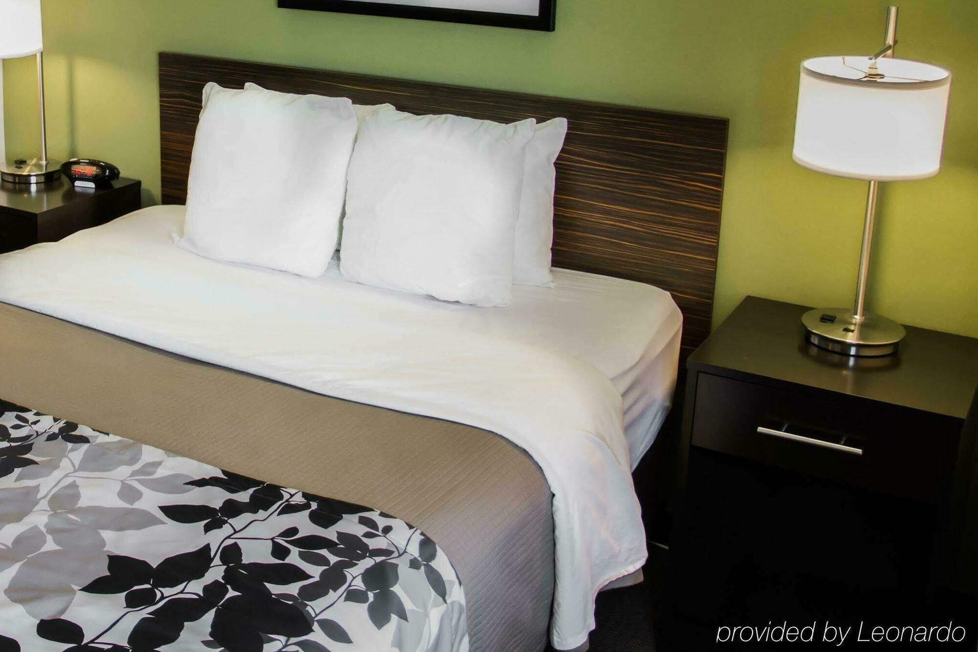 Sleep Inn & Suites Columbus Bagian luar foto